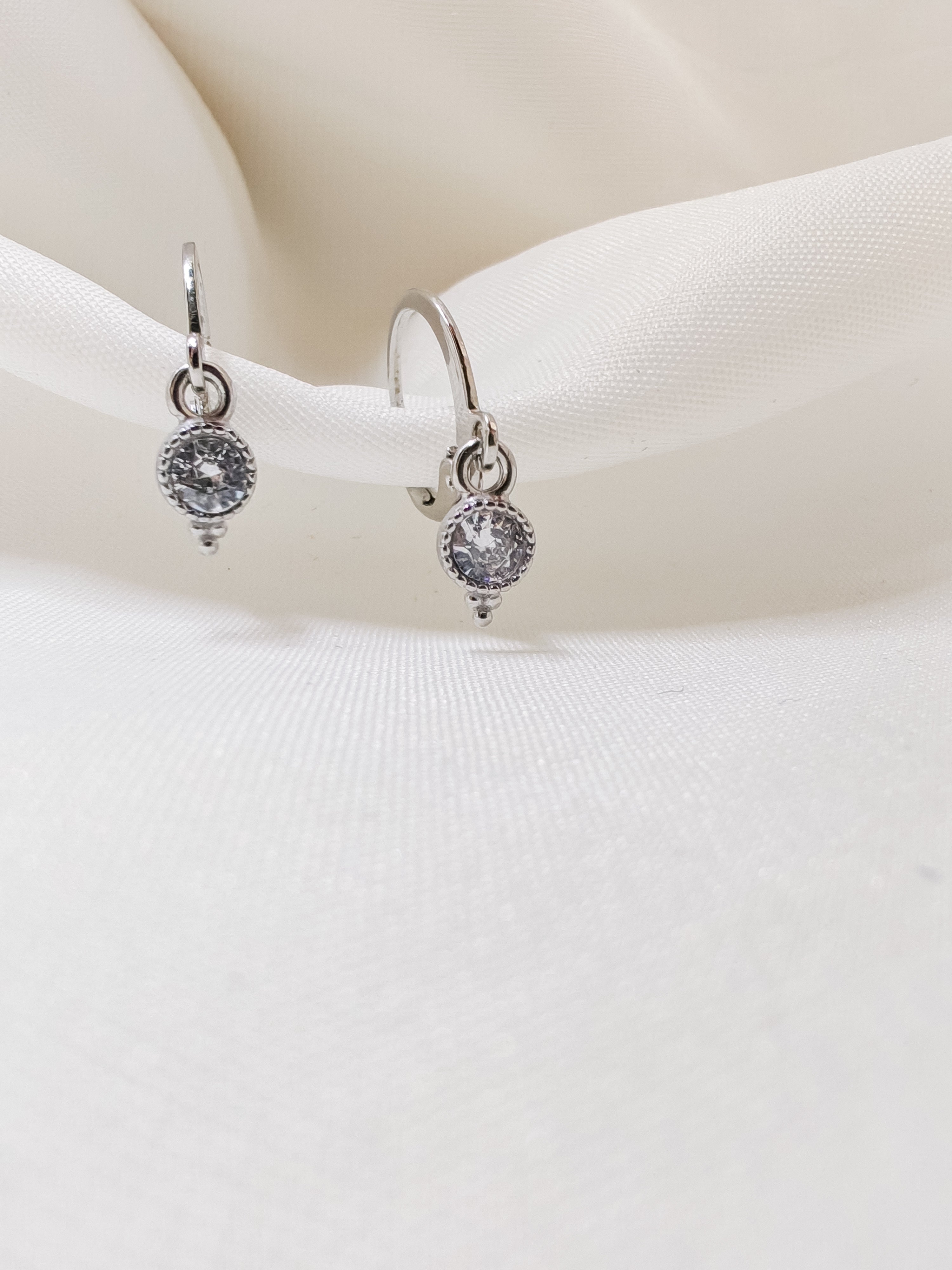 Boucle d'oreille Maria en acier inoxydable hypoallergénique, argent, waterproof, bijou femme.