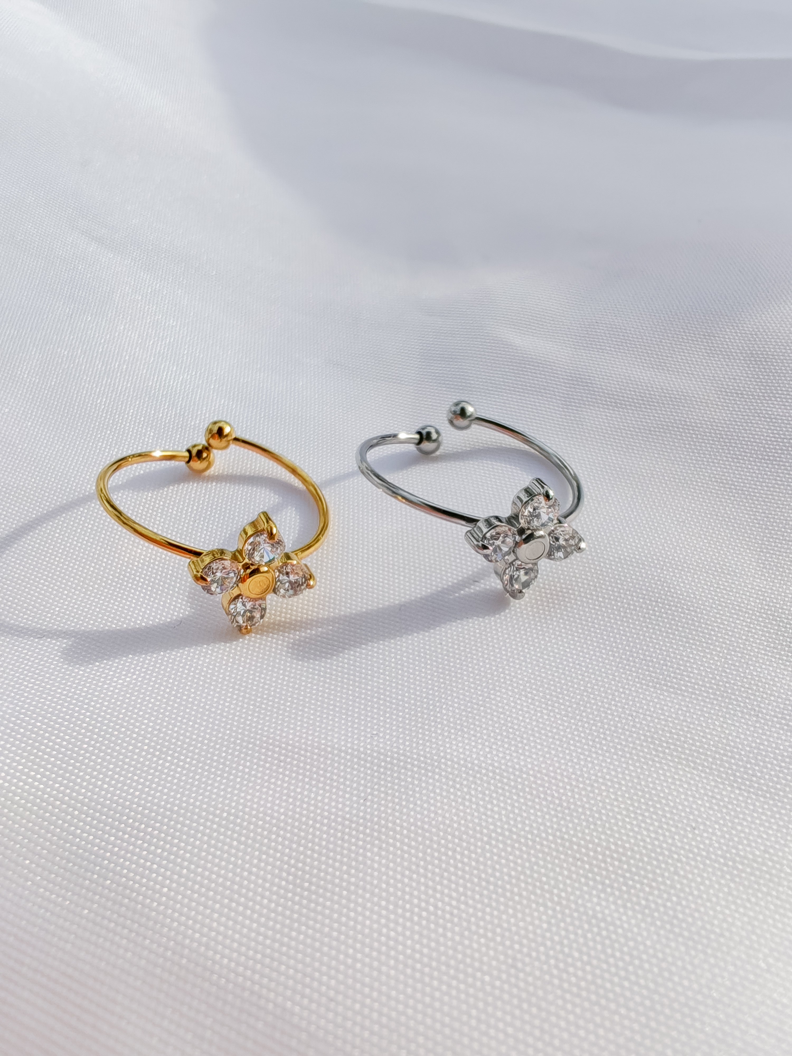 Bague Shelby, bague femme acier inoxydable, finition doré et argenté, fleurs à zircons.